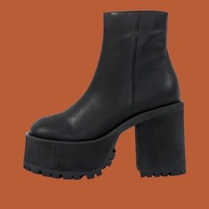 *Brand New* UNIF Bonnie Platform Boot 8